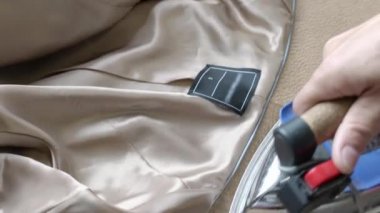 Atölyedeki çalışma sürecinde yakın görünüm