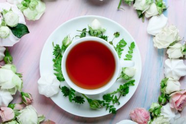 Kokulu çiçek çay tablo