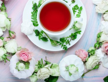 Kokulu çiçek çay tablo