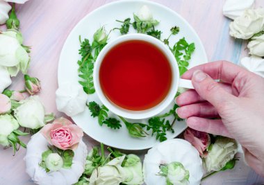 Kokulu çiçek çay tablo