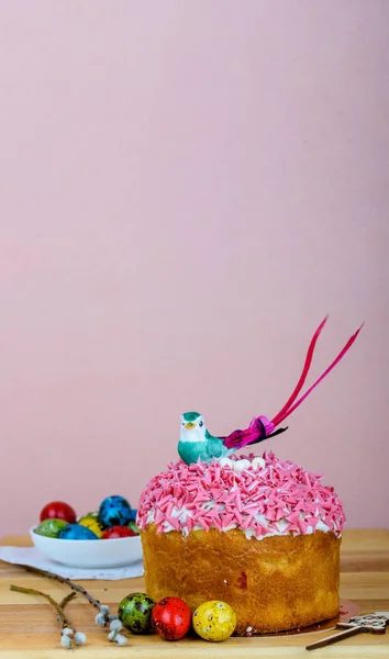 Manis Dan Lezat Cupcake Dengan Taburan Merah Muda — Stok Foto