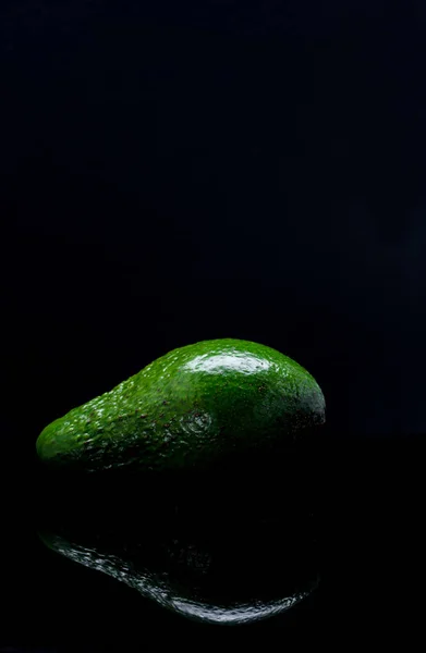 Ripe Juicy Avcado Slate Board — Stock Photo, Image