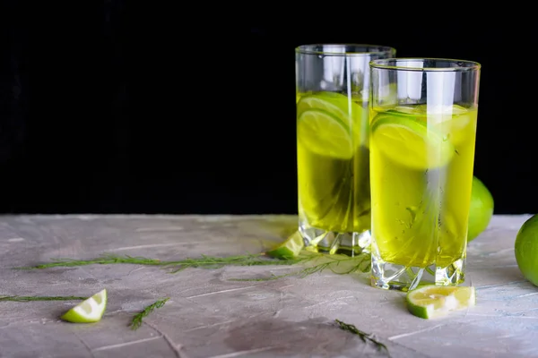 Heerlijke Gele Drankje Met Een Handvol Citroen Cocktail Met Limnom — Stockfoto