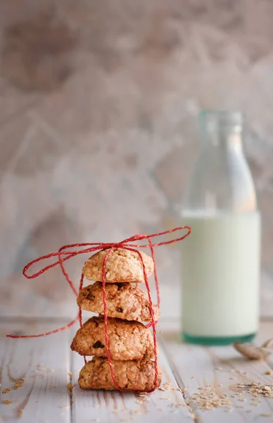 Galletas Avena Con Pasas Albaricoques Secos Sobre Mesa — Foto de Stock