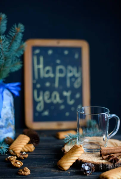 Νέο Έτος Διακοπές Αρωματικά Τσάι Ένα Φλιτζάνι Διαφανές Γυαλί Χριστούγεννα — Φωτογραφία Αρχείου