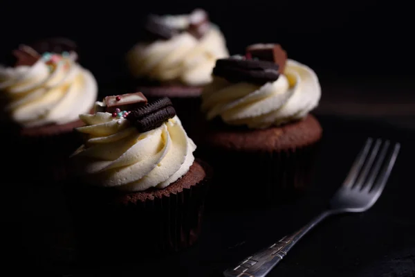 Vaníliás Krém Sűrített Tej Belső Csokoládé Finom Édes Cupcake — Stock Fotó