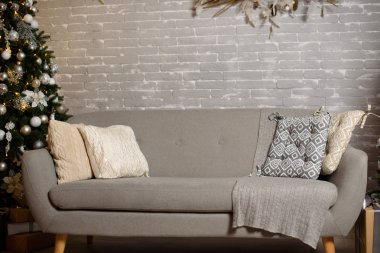 Yeni yıl için odanın güzel dekorasyon