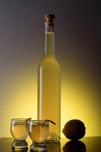 Bebida Fresca Sabrosa Limoncello Cóctel Con Limón —  Fotos de Stock