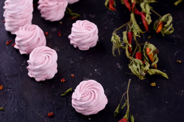 Delicious Appetizing Pikatny Dessert Marshmallow Dengan Rasa Lada Merah Latar — Stok Foto