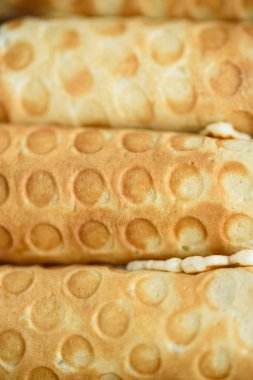 Gözleme koni üzerinde renkli geometrik şekiller
