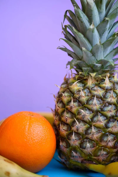 Fruta Exótica Sobre Fondo Colorido Fruta Fresca Fragante Verano — Foto de Stock