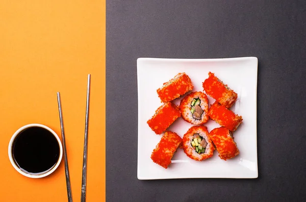 Hermosa Composición Conjuntos Seco Con Caviar Rojo Atún Pepino Queso —  Fotos de Stock