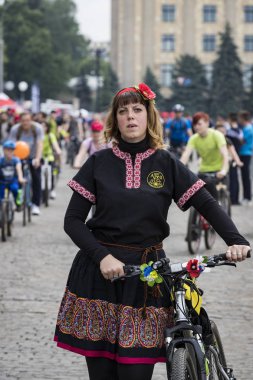 Kharkiv, Ukrayna - 20 Mayıs, 2018: yıllık bahar şehir Bisiklete binme tatil ve şehrin sokaklarında bisiklet.