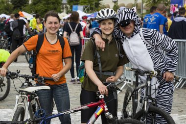 Kharkiv, Ukrayna - 20 Mayıs, 2018: yıllık bahar şehir Bisiklete binme tatil ve şehrin sokaklarında bisiklet. 