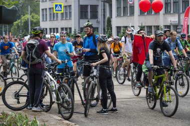 Kharkiv, Ukrayna - 20 Mayıs, 2018: yıllık bahar şehir Bisiklete binme tatil ve şehrin sokaklarında bisiklet. 