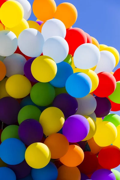 Arka Plan Gökyüzü Arka Plan Üzerinde Renkli Balonlar Bir Dizi — Stok fotoğraf