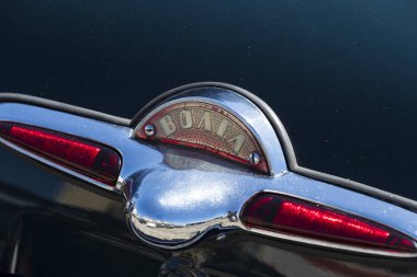 Kharkiv, Ukrayna - 27 Mayıs, 2018: araba amblemi retro eski Gaz yakın olduğunu.