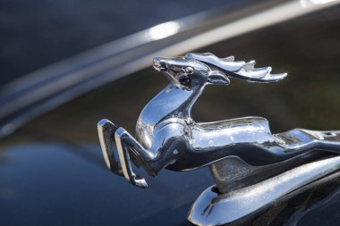 Kharkiv, Ukrayna - 27 Mayıs, 2018: araba amblemi retro eski Gaz yakın olduğunu.