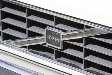 Kharkiv, Ukrayna - 27 Mayıs, 2018: araba amblemi retro eski Volvo yakın olduğunu.