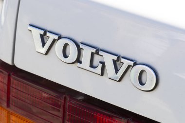 Kharkiv, Ukrayna - 27 Mayıs, 2018: araba amblemi retro eski Volvo yakın olduğunu.
