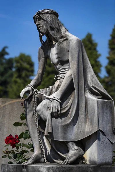 Standbeelden Van Rouw Bij Het Graven Van Monumentale Begraafplaats Milaan — Stockfoto