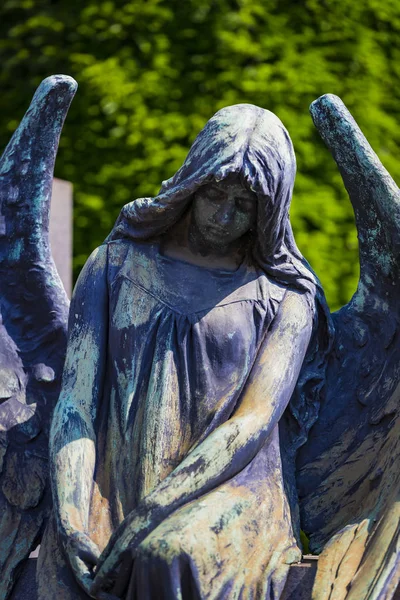 Standbeelden Van Rouw Bij Het Graven Van Monumentale Begraafplaats Milaan — Stockfoto