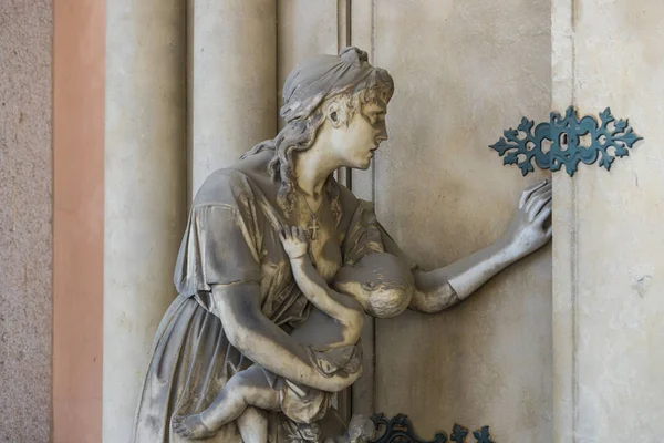 Statues Deuil Sur Les Tombes Cimetière Monumental Milan — Photo