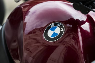 6 Haziran 2018, Milan, İtalya: Bmw motosiklet Amblemler Milan İtalya sokaklarında.