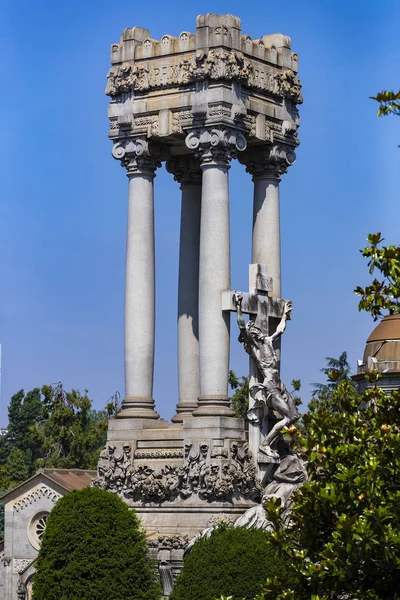 Juni 2018 Milano Italien Statyer Sorg Vid Gravarna Monumentala Kyrkogården — Stockfoto