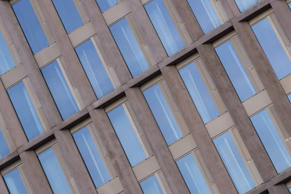 Pencere ve balkon çok katlı binanın arka plan. 