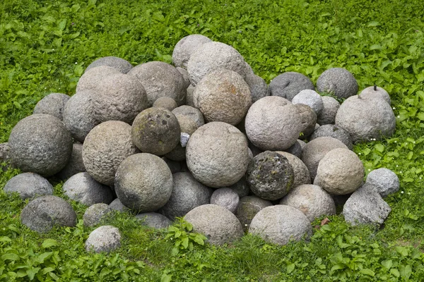 Medieval Stone Cannonballs Grass Shot Close — Stock Photo, Image