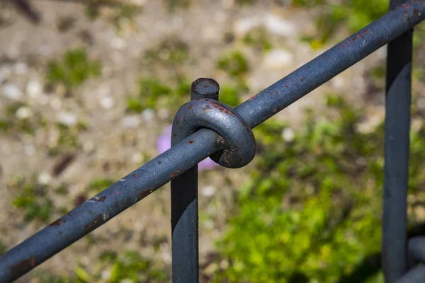 Metalldraht Von Einem Knoten Verdreht Nahaufnahme — Stockfoto