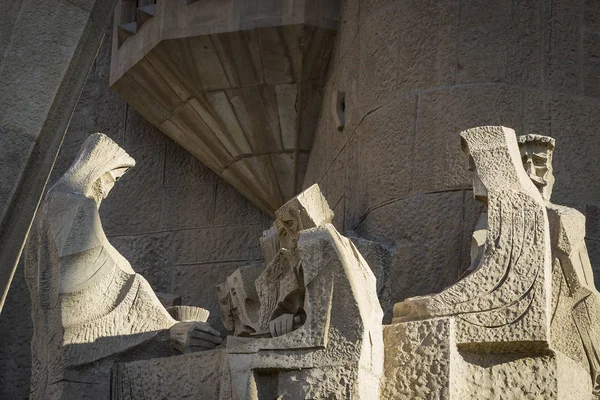 Barcelona España Enero 2018 Elementos Estatua Símbolos Cristianos Fachada Sagrada —  Fotos de Stock