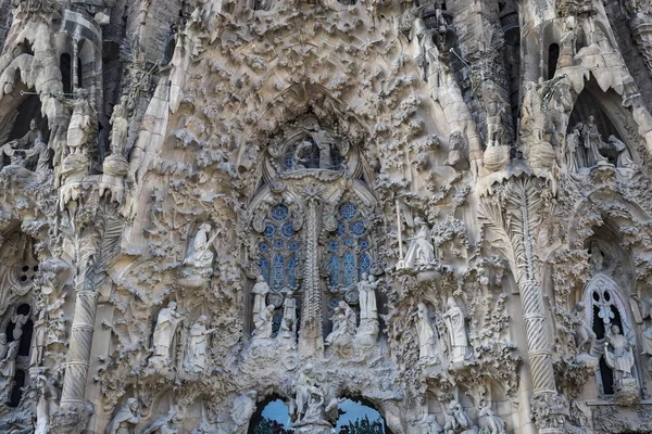 Barcelona Espanha Janeiro 2018 Elementos Estátua Símbolos Cristãos Fachada Sagrada — Fotografia de Stock