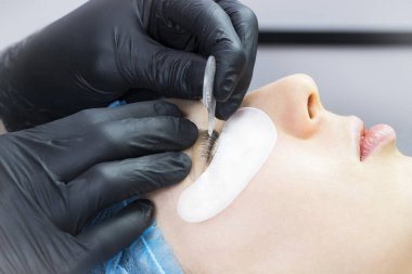 Kadın kirpik uzatma, kirpik Laminasyon için yordam. 