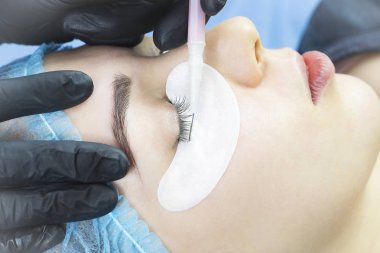 Kadın kirpik uzatma, kirpik Laminasyon için yordam. 