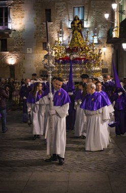 Madrid, İspanya - 28 Mart, 2018: günahkarlar Madrid sokaklarında boyunca tabii kutsal hafta içi Katolik dini ve geleneksel meslek siparişler. 