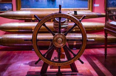 Madrid, İspanya - 28 Mart, 2018: Denizcilik Müzesi Madrid tarihinin İspanyol Donanması gemi modelleri tarihi eser