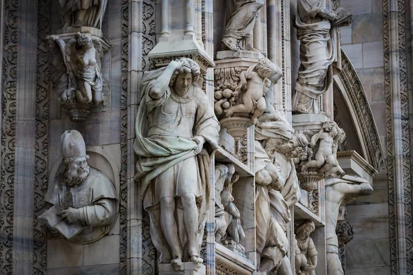 June 2018 Milan Italy Sculptures Saints Martyrs Decorating Cathedral Milan — Stock Photo, Image