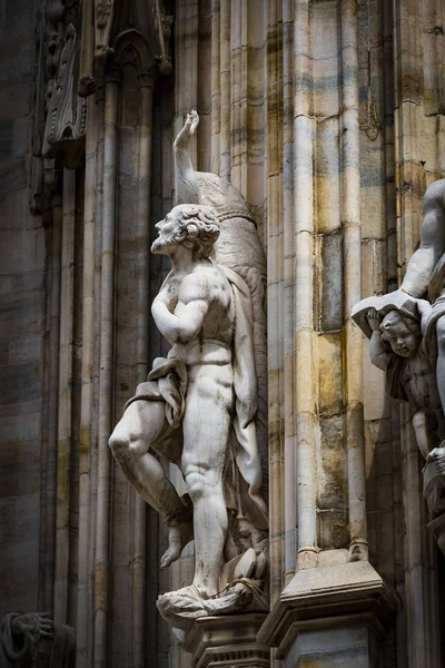 Junio 2018 Milán Italia Esculturas Santos Mártires Que Decoran Catedral — Foto de Stock