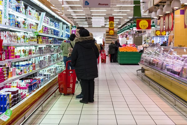 Madrid Spanyolország 2018 Március Vásárlók Termékek Személyzet Nagy Élelmiszer Szupermarket — Stock Fotó