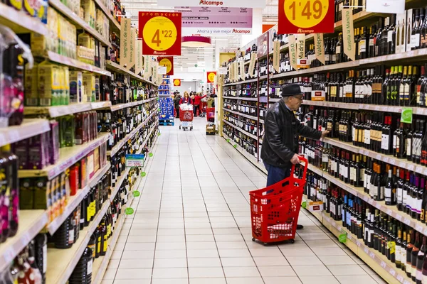 Madrid Španělsko Března 2018 Velké Potraviny Supermarket Zákazníky Produkty Zaměstnanci — Stock fotografie