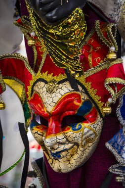 Karnaval katılım için geleneksel güzel palyaço yakın çekim vurulur.