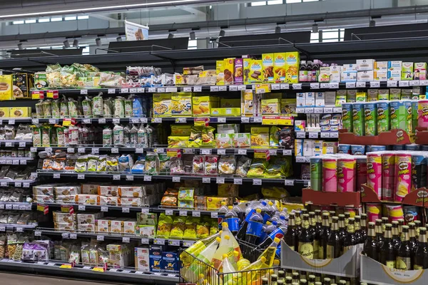 Verona Itálie Září Poličky Regály Produkty Nápojů Zboží Supermarketu Spar — Stock fotografie