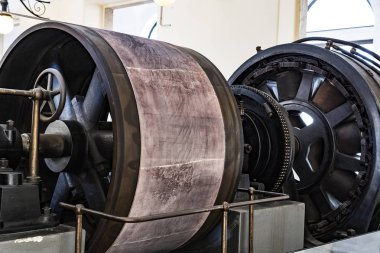 Milan, İtalya - 6 Haziran 2018: Leonardo Da Vinci departmanı sonra teknolojik Teknik Müzesi adında, eexposition ağır sanayi ve makine bina için ayrılmıştır.