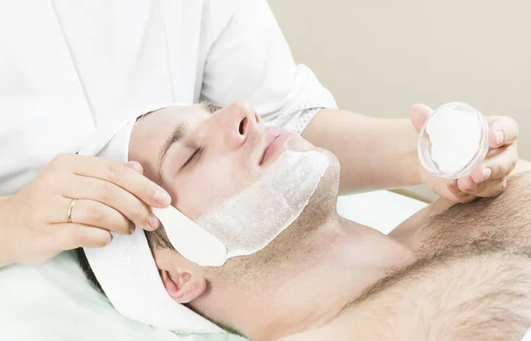 Mann Der Maske Kosmetischer Eingriff Wellness Salon — Stockfoto
