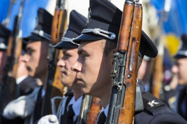Kharkiv, Ukrayna - 14 Ekim, 2018: Ukrayna Defender gün onuruna askeri geçit töreni.