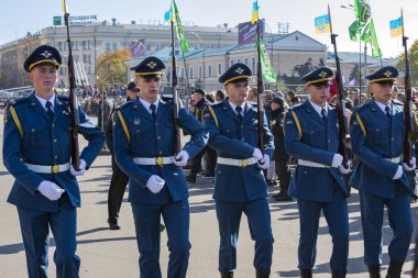 Kharkiv, Ukrayna - 14 Ekim, 2018: Ukrayna Defender gün onuruna askeri geçit töreni.