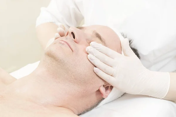 Man Mask Cosmetic Procedure Spa Salon — Stock Photo, Image