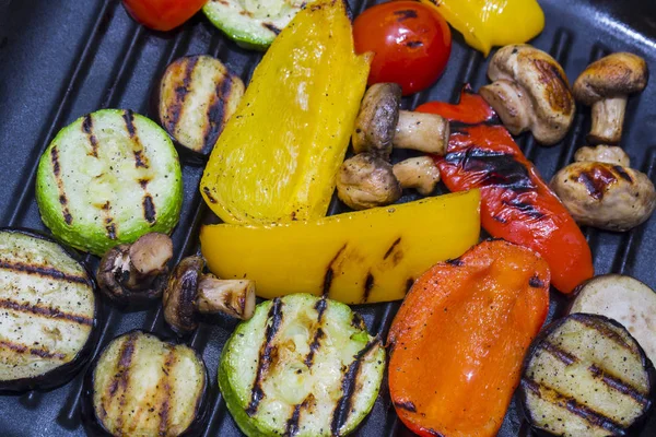 Cuisson Des Légumes Des Champignons Sur Gril — Photo